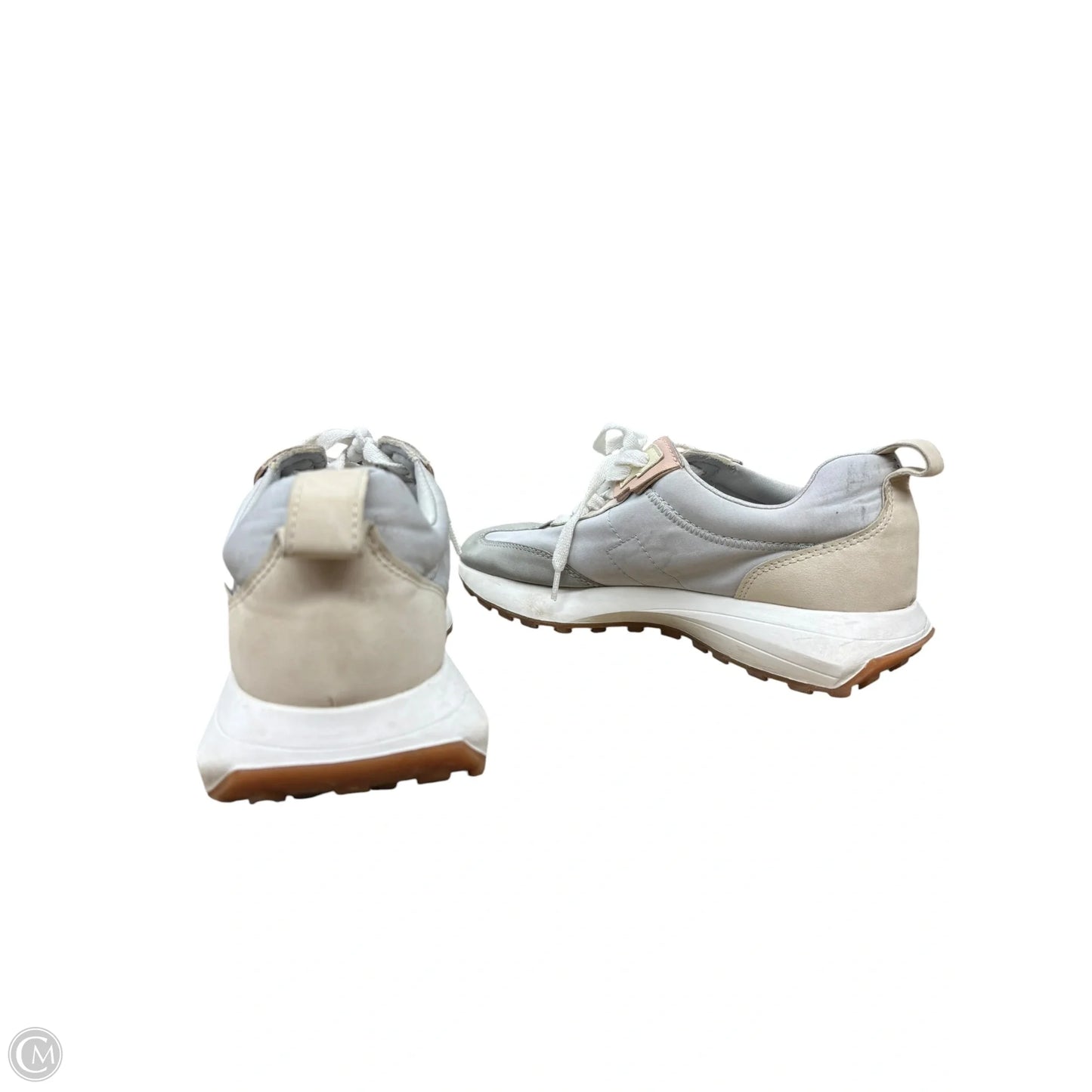 Shoes Sneakers By Clothes Mentor In Grey