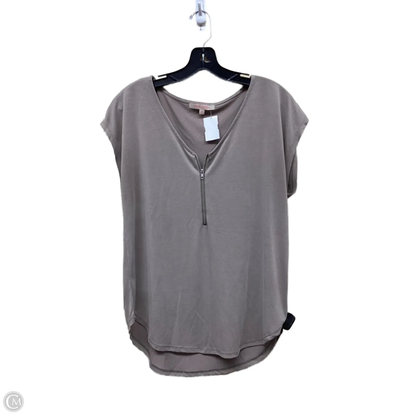 Top Short Sleeve By Green Envelope In Taupe, Size: M