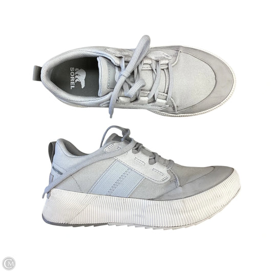 Shoes Sneakers By Sorel In Grey, Size: 7