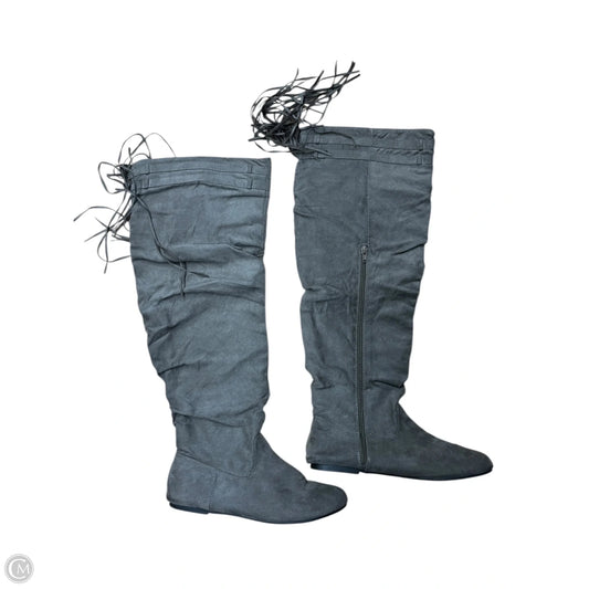 Boots Knee Flats By Clothes Mentor In Grey, Size: 9