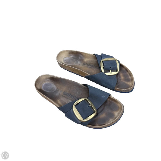 Sandals Flats By Birkenstock In Black & Gold, Size: 9.5
