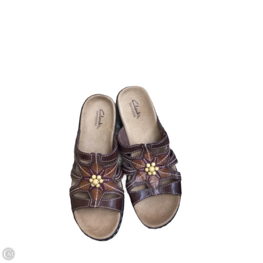 Sandals Flats By Clarks In Brown, Size: 7.5
