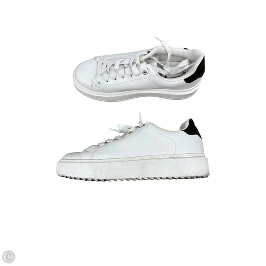 Shoes Sneakers By Steve Madden In White, Size: 5