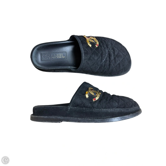 Shoes Luxury Designer By Chanel In Black, Size: 7