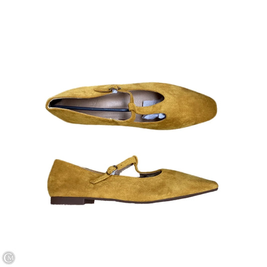 Shoes Flats By Clothes Mentor In Gold, Size: 10