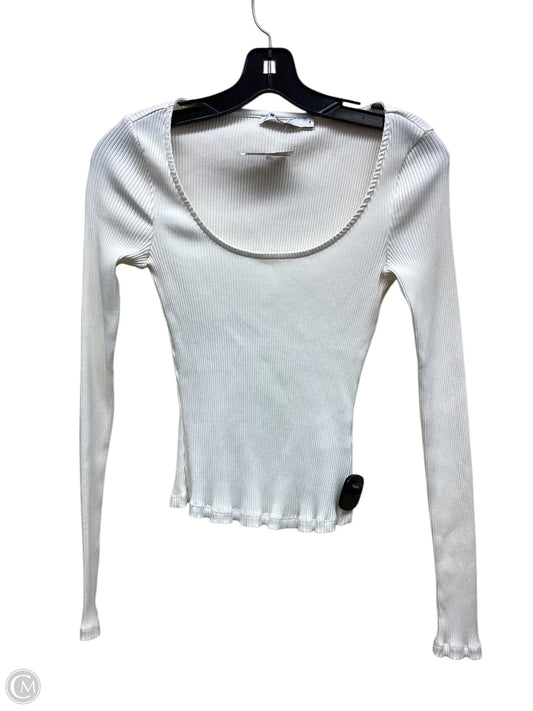 Top Long Sleeve By Clothes Mentor In White, Size: S