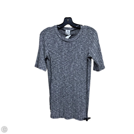 Top Short Sleeve By Evereve In Grey, Size: Osfm