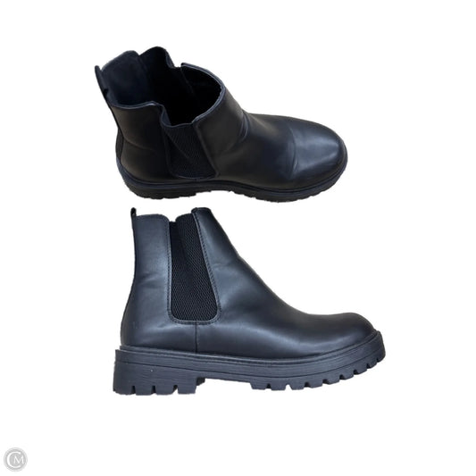 Boots Ankle Flats By Soda In Black, Size: 10