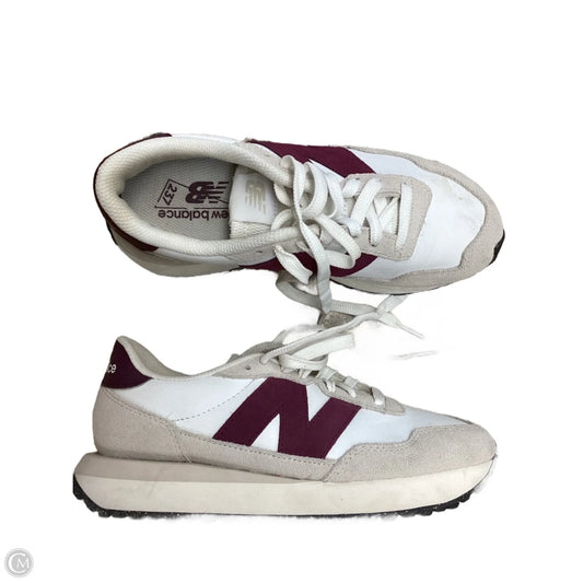 Shoes Athletic By New Balance In White, Size: 7.5