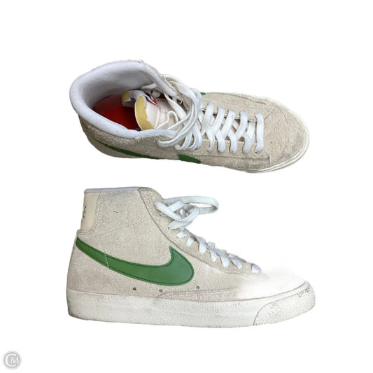 Shoes Sneakers By Nike In Tan, Size: 8