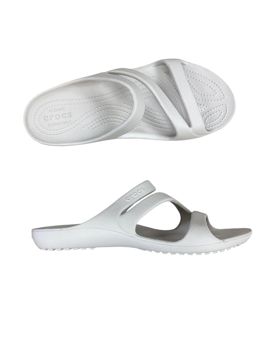 Sandals Flats By Crocs In Tan, Size: 10