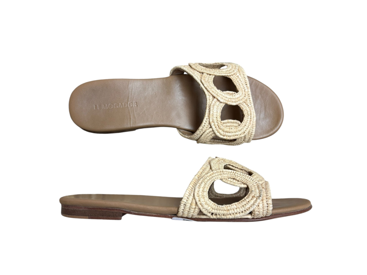 Sandals Flats By Clothes Mentor In Tan